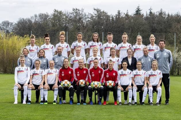 Football DFB Womens Football National Team Team and portrait photos on 03 04 2019 in Marienfeld North Rhine-Westphalia front row v l Johanna Elsig Kathrin Hendrich Pauline Bremer Laura Benkarth Merle Frohms Almuth Schult Carina Schlüter Sara Doorsoun Lena Goeßling Verena Schweers middle row v l national coach Martina Voss Tecklenburg Britta Carlson Patrick Grolimund Alexandra Popp Carolin Simon Melanie Leupolz team manager Maike Seuren Thomas Nörenberg Michael Fuchs back row v l Linda Dallmann Lina Magull Felicitas Rauch Dzsenifer Marozsan Lena Oberdorf Marina Hegering Giulia Gwinn Turid Knaak Svenja Huth Copyright: xKirchner DavidxInderliedx
