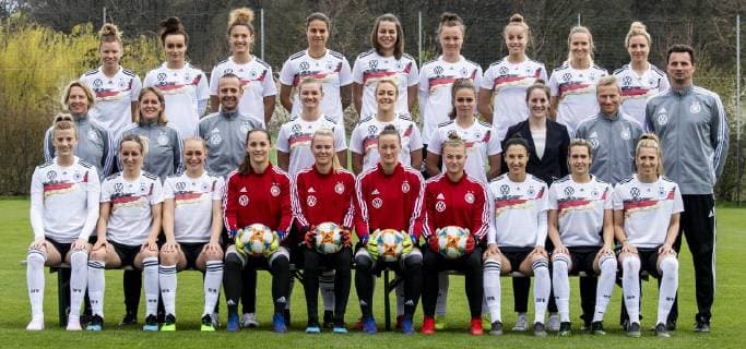 Football DFB Womens Football National Team Team and portrait photos on 03 04 2019 in Marienfeld North Rhine-Westphalia front row v l Johanna Elsig Kathrin Hendrich Pauline Bremer Laura Benkarth Merle Frohms Almuth Schult Carina Schlüter Sara Doorsoun Lena Goeßling Verena Schweers middle row v l national coach Martina Voss Tecklenburg Britta Carlson Patrick Grolimund Alexandra Popp Carolin Simon Melanie Leupolz team manager Maike Seuren Thomas Nörenberg Michael Fuchs back row v l Linda Dallmann Lina Magull Felicitas Rauch Dzsenifer Marozsan Lena Oberdorf Marina Hegering Giulia Gwinn Turid Knaak Svenja Huth Copyright: xKirchner DavidxInderliedx