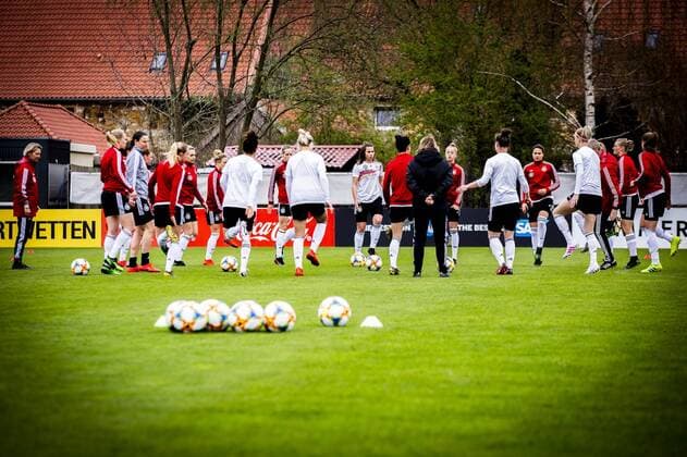 GER Hotel Residence Klosterpforte Training unit DFB Womens National Team 03 04 2019 Hotel Residence Klosterpforte Harsewinkel GER Hotel Residence Klosterpforte Training unit DFB Womens National Team DFB REGULATIONS PROHIBIT ANY USE OF PHOTOGRAPHS AS IMAGE SEQUENCES AND OR QUASI VIDEO picture shows Training unit of DFB Women nordphotox xRauch nph00251