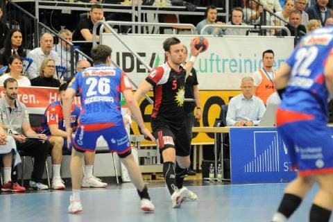 Jo Gerrit Genz TuS N Luebbecke 5 vs. Lukas Saueressig HBW Balingen Weilstetten 26 Handball Men DKB 2 Bundesliga 05 04 2019 Photo TBaur Eibner HBW Balingen Weilstetten vs. TuS N Luebbecke Balingen Copyright: xEIBNER TobiasxBaurx EP_TBR