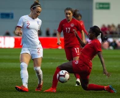 Fußball, Damen Länderspiel, England - Kanada England Women v Canada Women International Friendly Länderspiel Nichelle Prince of Canada Women tackles Lucy Bronze of England Women during the International Friendly match at City Football Academy, Manchester Content Not Available For UK Newspapers Copyright: xMattxWilkinsonx FIL-13079-0019
