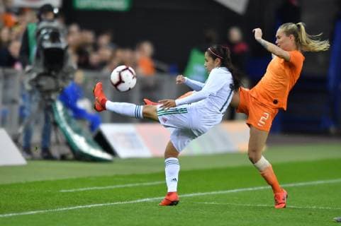 Jacqueline Ovalle Mexico Mexico 11 plays the ball in front of Desiree van Lunteren Netherlands Holland 2 Soccer Women International Netherlands Mexico xmkx