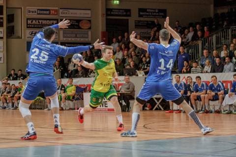 2 Handball Bundesliga VFL Eintracht Hagen TSV Bayer Dormagen Hagen 5 4 2019 Sören Kress Eintracht Hagen Patrick Hüter TSV Bayer Dormagen Ian Hüter TSV Bayer Dormagen VFL Eintracht Hagen TSV Bayer Dormagen at the Krollmann Arena Hagen 5 4 2019