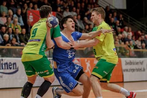 2 Handball Bundesliga VFL Eintracht Hagen TSV Bayer Dormagen Hagen 5 4 2019 Eloy Morante Maldonado TSV Bayer Dormagen Tilman Pröhl Eintracht Hagen Julian Renninger Eintracht Hagen VFL Eintracht Hagen TSV Bayer Dormagen at the Krollmann Arena Hagen 5 4 2019