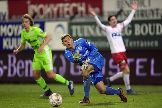 Eike Bansen goalkeeper of Zulte Waregem throws in the ball FOOTBALL : Courtrai vs Zulte Waregem - Jupiler Pro League - Groupe Ligue Europa - 05 04 2019 Photonews Panoramic 
