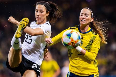 190406 Sara Doorsoun of Germany and Kosovare Asllani of Sweden during the women?s international friendly football match between Sweden and Germany on April 6 2019 in Stockholm Photo Simon Hastegard BILDBYRAN 180019,  Copyright: SIMONxHASTEGARD BB190406SH025