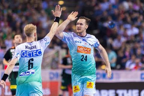 Hamburg Germany 06 April 2019 REWE Final 4 DHB Cup Semifinal TSV Hannover Burgdorf vs SC Magdeburg vs Matthias Musche Magdeburg Christian O Sullivan Magdeburg Jubel Freude Emotion Hamburg Barclaycard Arena Hamburg Germany