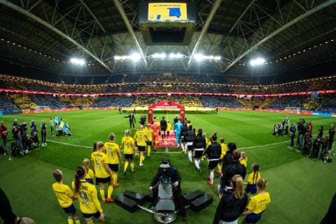 190406 The players of Sweden and Germany enter the field during the women s international friendly football match between Sweden and Germany on April 6 2019 in Stockholm Photo Joel Marklund BILDBYRAN kod JM 87921,  Copyright: JOELxMARKLUND BB190406JM076