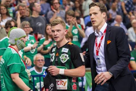 Hamburg Germany 06 April 2019 REWE Final 4 DHB Cup Semifinal TSV Hannover Burgdorf vs SC Magdeburg Timo Kastening Hannover und Sven Sören Christophersen Hamburg Barclaycard Arena Hamburg Germany