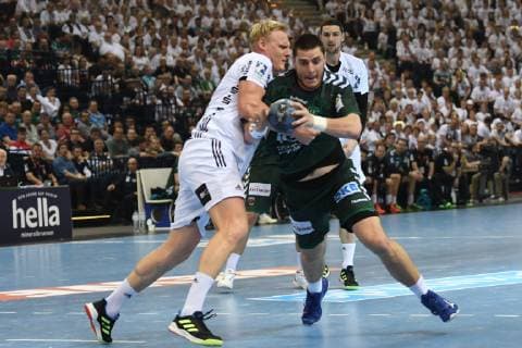 HBL DHB Cup Semifinal THW Kiel vs Fuechse Berlin 06 04 19 Hamburg HBL DHB Cup Final Four 2019 Semifinal THW Kiel vs Fuechse Berlin Mijajio Marsenic Berlin 93 tries to win against Patrick Wiencek Kiel 17 nordphoto xWitke nph00002