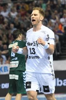 HBL DHB Cup Semifinal THW Kiel vs Fuechse Berlin 06 04 19 Hamburg HBL DHB Cup Final Four 2019 Semifinal THW Kiel vs Fuechse Berlin in picture Steffen Weinhold Kiel 13 cheers nordphoto xWitke nph00002
