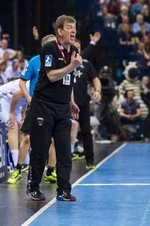 Hamburg Germany 06 April 2019 REWE Final 4 DHB Cup Semifinals THW Kiel vs Fuechse Berlin Coach Velimir Petkovic Berlin angry angry angry angry angry angry screams raging Hamburg Barclaycard Arena Hamburg Germany