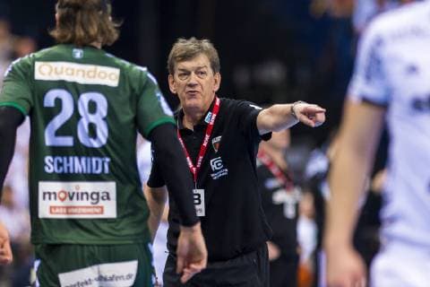 Hamburg Germany 06 April 2019 REWE Final 4 DHB Cup semi-final THW Kiel vs Fuechse Berlin coach Velimir Petkovic Berlin gives instructions Erik Schmidt Berlin Hamburg Barclaycard Arena Hamburg Germany