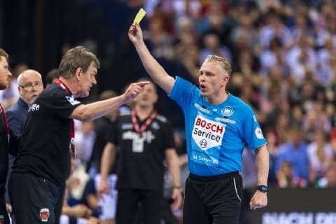 Hamburg Germany 06 April 2019 REWE Final 4 DHB Cup Semifinals THW Kiel vs Fuechse Berlin Coach Velimir Petkovic Berlin receives yellow card Hamburg Barclaycard Arena Hamburg Germany