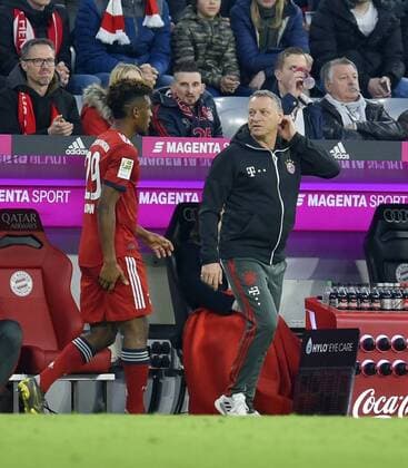 06 04 2019 Football 1 Bundesliga 2018 2019 28 Matchday FC Bayern Munich Borussia Dortmund at the Allianz Arena Munich Physio Gianni Bianchi takes care of Kingsley Coman Bayern Munich DFL and DFB regulations prohibit any use of photographs as image sequences and or quasi video