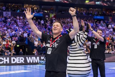 Hamburg Germany 07 April 2019 REWE Final 4 DHB Cup Final SC Magdeburg vs. THW Kiel Coach Alfred Gislason THW Kiel Final Cheers Final Cheers Emotion Joy Hamburg Barclaycard Arena Hamburg Hamburg Germany