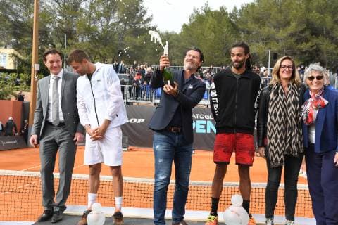 Patrick Mouratoglou, Mary Pierce - Dustin Brown gagne le tournoi de tennis Challenger Mouratoglou Open a Sophia Antipolis face a Filip Krajinovic TENNIS : Mouratoglou Open - Sophia Antipolis - 07 04 2019 LionelUrman Panoramic 