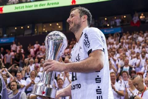 Hamburg Germany 07 April 2019 REWE Final 4 DHB Cup Final SC Magdeburg vs. THW Kiel Domagoj Duvnjak THW Kiel with the Cup Hamburg Barclaycard Arena Hamburg Germany