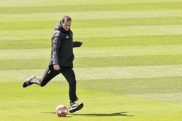 Photo LaPresse Nicol& xf2; Campo April 9, 2019 Turin (Italy) Juventus training before the Champions League quarter-finals Ajax-Juventus In the picture: Massimiliano Allegri  Copyright: xLaPresse Nicol& xf2;xCampo LaPrex