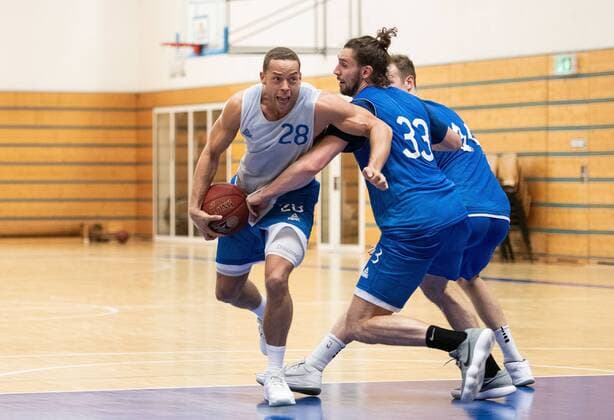09 04 2019 xfux Basketball BBL Frankfurt Skyliners Training and press conference Bachelor Andrej Mangold azspor wispor emspor emonline v l Andrej Mangold Fraport Skyliners Frankfurt Marco Voeller Fraport Skyliners Frankfurt Frankfurt