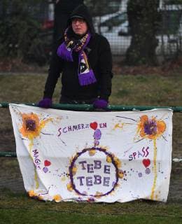 Soccer Men Season 2018 2019 Semifinals in Berlin AOK Landespokal VSG Altglenicke Tennis Borussia 4 5 in penalty shootout 2 2 2 2 2 2 Fan of TeBe Magie Schmerzen Spaß 09 04 2019 Copyright: xMatthiasxKochx