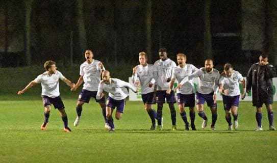Soccer Men Season 2018 2019 Semifinals in Berlin AOK Landespokal VSG Altglenicke Tennis Borussia 4 5 in penalty shootout 2 2 2 2 2 2 TeBe cheers for victory in penalty shootout right Karim Benyamina TeBe Tennis Borussia 09 04 2019 Copyright: xMatthiasxKochx