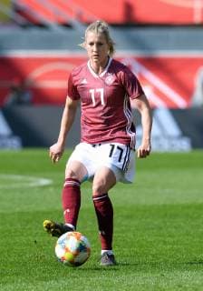 Soccer Germany Women International match Preparation for World Cup 2019 in France Benteler Arena Paderborn Germany red Japan blue 2 2 Verena Schweers GER action single frame clipping DFB REGULATIONS PROHIBIT ANY USE OF PHOTOGRAPHS AS IMAGE SEQUENCES AND OR QUASI VIDEO