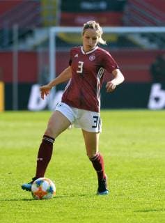 Soccer Germany Women International match Preparation for World Cup 2019 in France Benteler Arena Paderborn Germany red Japan blue 2 2 Kathrin Hendrich GER action single frame clipping DFB REGULATIONS PROHIBIT ANY USE OF PHOTOGRAPHS AS IMAGE SEQUENCES AND OR QUASI VIDEO