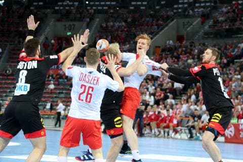 Handball, EM Quali, Polen - Deutschland GLIWICE 10.04.2019 PILKA RECZNA ELIMINACJE MISTRZOSTW EUROPY 2020 MENS European Championship EM Europameisterschaft QUALIFIERS POLSKA - NIEMCY POLAND - GERMANY NZ. TOMASZ GEBALA HENDRIK PEKELER FOT. MICHAL CHWIEDUK FOKUSMEDIA.COM.PL NEWSPIX.PL --- Newspix.pl  190410CHW006