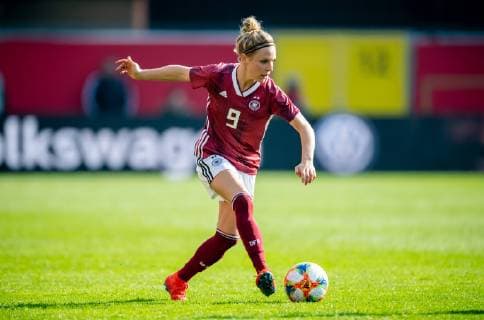9 April 2019 Paderborn Benteler Arena soccer international women Germany Japan Germany Svenja Huth am Ball