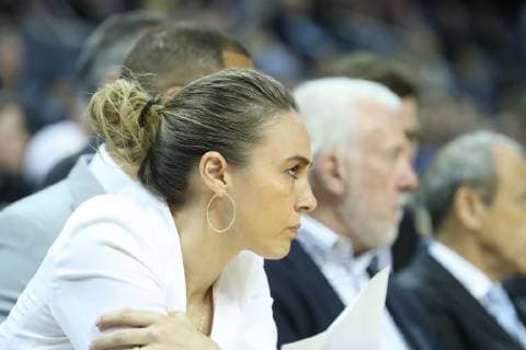 January 9, 2019 - Memphis, Tennessee, USA - San Antonio Spurs assistant coach BECKY HAMMON (center) in a huddle towards the end of the second half of the game against the Memphis Grizzlies at FedEx Forum in Memphis, Tennessee, USA, 9, Jan. 2019. Becky Hammon - ZUMAf103 20190109_zaf_f103_017 Copyright: xKarenxFochtx