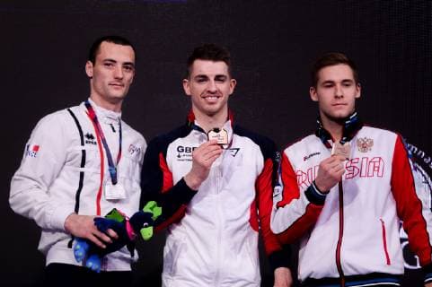 Turnen, EM in Stettin, Siegerehrungen 13.04.2019 SZCZECIN 8. MISTRZOSTWA EUROPY W GIMNASTYCE SPORTOWEJ KOBIET I MEZCZYZN DZIEN 4 - FINALY NA PRZYRZADACH 8th European Championships in Artistic Gymnastics Day 4 - Apparatus Finals N Z CYRIL TOMMASONE (FRA) MAX WHITLOCK (GBR) VLADISLAV POLIASHOV (RUS) FOT MATEUSZ SLODKOWSKI FOTONEWS NEWSPIX.PL --- Newspix.pl  20190413FNMS091