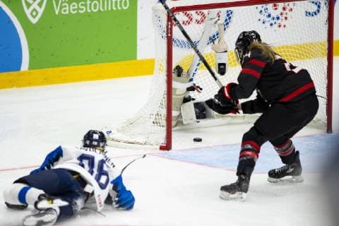Eishockey, Damen, WM, Finnland schlägt Kanada und zieht ins Finale ein Ronja Savolainen 88, FIN make goal of empty net final scrore 2-4, Natalie Spooner 24, CAN during the IIHF Womens World Championship WM Weltmeisterschaft 2019 Canada - Finland at the Espoo Metro Arena13. April 2019 in Espoo, Finland. (Tomi Hänninen Newspix24)  Copyright: xTomixHänninenx np24thTHnp2430th351013