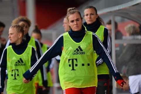 Jill Roord FC Bayern Muenchen warming up Munich Germany 14 04 2019 football womens football FC Bayern München SGS Essen DFB REGULATIONS PROHIBIT ANY USE OF PHOTOGRAPHS AS IMAGE SEQUENCES AND OR QUASI VIDEO xklx