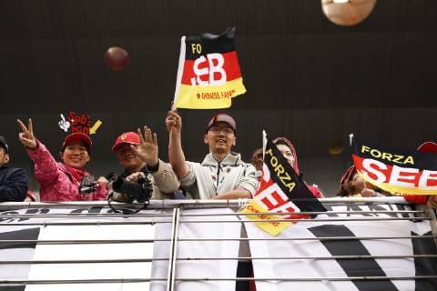 Motorsports: FIA Formula One World Championship WM Weltmeisterschaft 2019, Grand Prix of China, Fans of 5 Sebastian Vettel (GER, Scuderia Ferrari Mission Winnow), Shanghai China