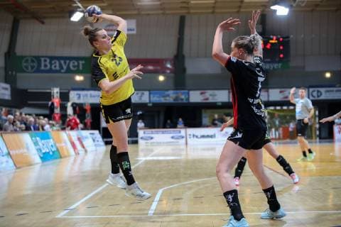 Litter by Tanja Padutsch TV Nellingen TSV Bayer 04 Leverkusen TV Nellingen Handball Women 2 League 14 04 2019 Leverkusen Copyright: xEIBNER Dembinskix EP_eer