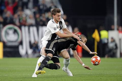 (l-r) Daniele Rugani of Juventus FC, Hakim Ziyech of Ajax during the UEFA Champions League quarter final match between Juventus FC and Ajax Amsterdam at the Allianz Arena on April 16, 2019 in Turin, Italy UEFA Champions League 2018 2019 xVIxVIxImagesx xTomxBodexMultimediaxIVx 14214901