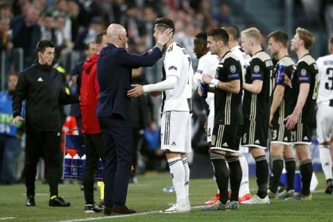 TORINO, Football,16-04-2019, Allianz Stadium . Champions League quarter finals second leg Juventus - Ajax. Ajax trainer coach Erik ten Hag (L) with Juventus player Cristiano Ronaldo (R) on field review during the game Juventus - Ajax . Juventus - Ajax  x3199807x
