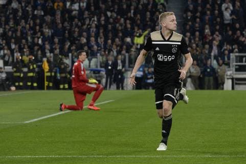 16th April 2019, Allianz Stadium, Turin, Italy; UEFA Champions League football, quarter final 2nd leg, Juventus versus Ajax; Donny van de Beek of Ajax celebrates after scoring the goal for 1-1 in the 34th minute  ActionPlus12124726 PierpaoloxPiciucco