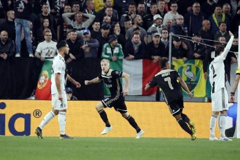 (l-r) Emre Can of Juventus FC, Donny van de Beek of Ajax, David Neres of Ajax, Mattia De Sciglio of Juventus FC during the UEFA Champions League quarter final match between Juventus FC and Ajax Amsterdam at the Allianz Arena on April 16, 2019 in Turin, Italy UEFA Champions League 2018 2019 xVIxVIxImagesx xTomxBodexMultimediaxIVx 14214991