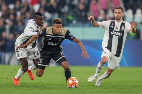 Champions League 2018 2019 Juventus v AFC Ajax 16 04 2019 Voetbal Juventus v Ajax Turijn Champions League 2018 2019 Blaise Matuidi of Juventus David Neres of Ajax Miralem Pjanic of Juventus