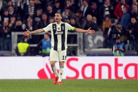 Turin Italy 16 04 2019 UEFA Champions League 2018 19 Season Quarterfinals 2 Round Juventus Turin Ajax Amsterdam Leonardo Bonucci JUV gesticulated gesture DeFodi541