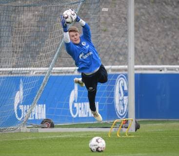 17 04 2019 Football GER 1 Bundesliga Season 2018 2019 Training FC Schalke 04 Goalkeeper Alexander Nübel Alexander Nuebel Schalke 04 Team2