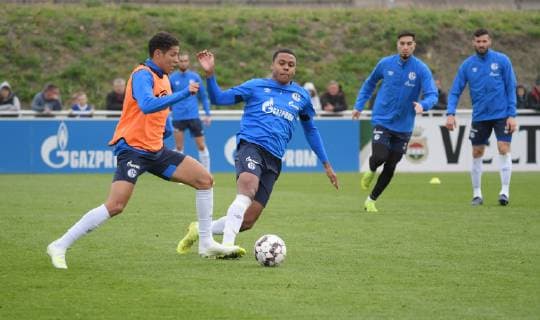 17 04 2019 Football GER 1 Bundesliga Season 2018 2019 Training FC Schalke 04 v li Amine Harit Schalke 04 Weston McKennie Schalke 04 Suat Serdar FC Schalke 04 Daniel Caligiuri FC Schalke 04 Team2