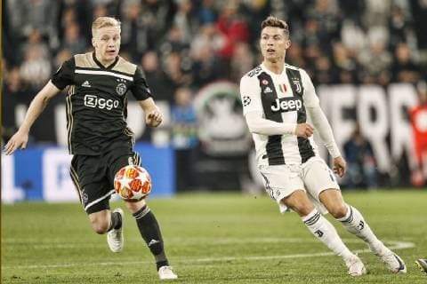 TORINO, Football,16-04-2019, Allianz Stadium . Champions League quarter finals second leg Juventus - Ajax. Ajax player Donny van de Beek (L) and Juventus player Cristiano Ronaldo (R) during the game Juventus - Ajax (1-2). Juventus - Ajax x3202349x