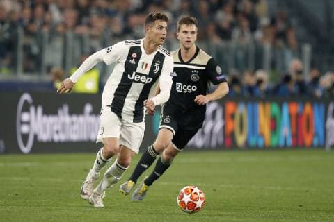 TORINO, Football,16-04-2019, Allianz Stadium . Champions League quarter finals second leg Juventus - Ajax. Juventus player Cristiano Ronaldo (L) and Ajax player Joel Veltman (R) during the game Juventus - Ajax (1-2). Juventus - Ajax x3202365x