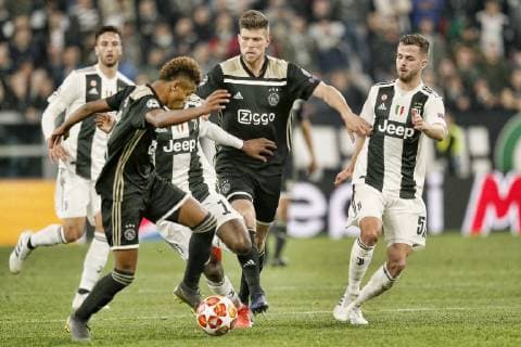 TORINO, Football,16-04-2019, Allianz Stadium . Champions League quarter finals second leg Juventus - Ajax. Ajax player David Neres (L) and Ajax player Klaas Jan Huntelaar (C) and Juventus player Miralem Pjanic (R) during the game Juventus - Ajax (1-2). Juventus - Ajax x3202369x