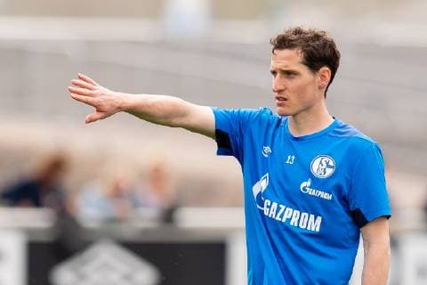 Gelsenkirchen Germany 17 04 2019 Training FC Schalke 04 Sebastian Rudy S04 gesticulated gesticulation DeFodi053