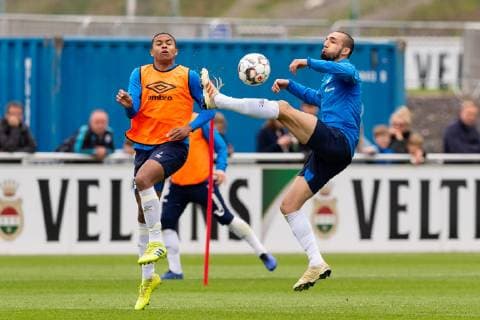 Gelsenkirchen Germany 17 04 2019 Training FC Schalke 04 Weston McKennie S04 and Nabil Bentaleb S04 in the duel DeFodi053
