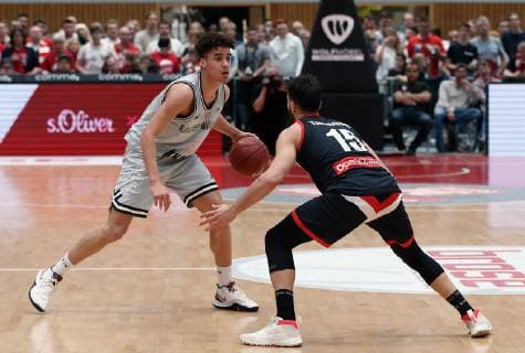 v li Joshua Obiesie s Oliver Würzburg Matteo Tambone Pallacanestro Varese Basketball FIBA Europe Cup S Oliver Würzburg Pallacanestro Varese xfsx
